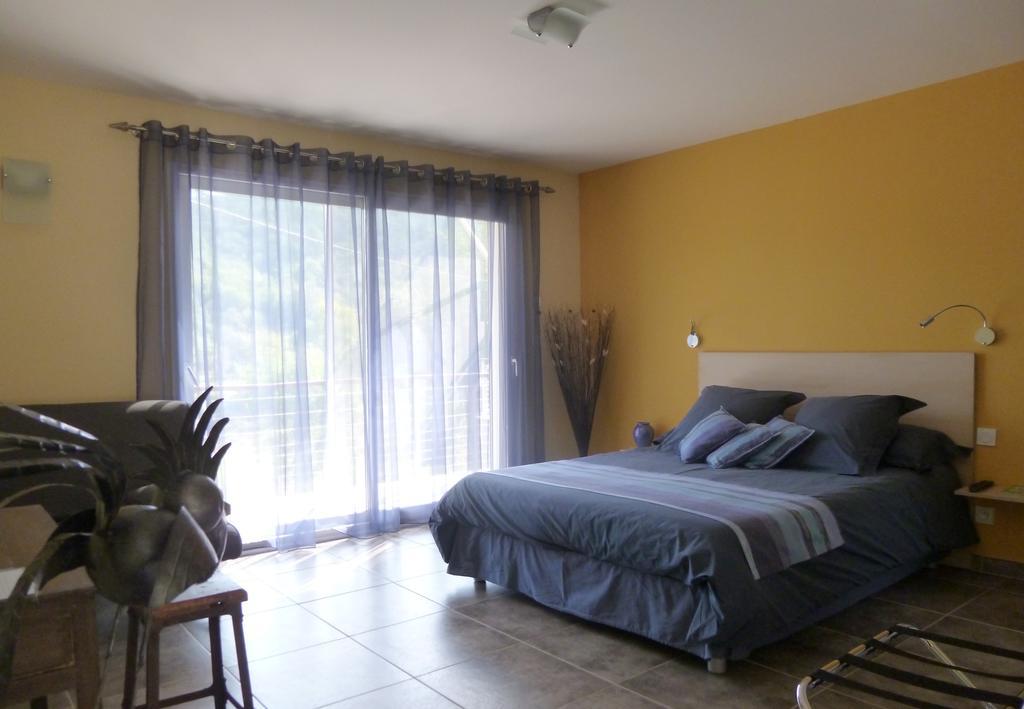 Face Au Gardon Bed & Breakfast แซ็ง-ฌอง-ดู-การ์ ภายนอก รูปภาพ